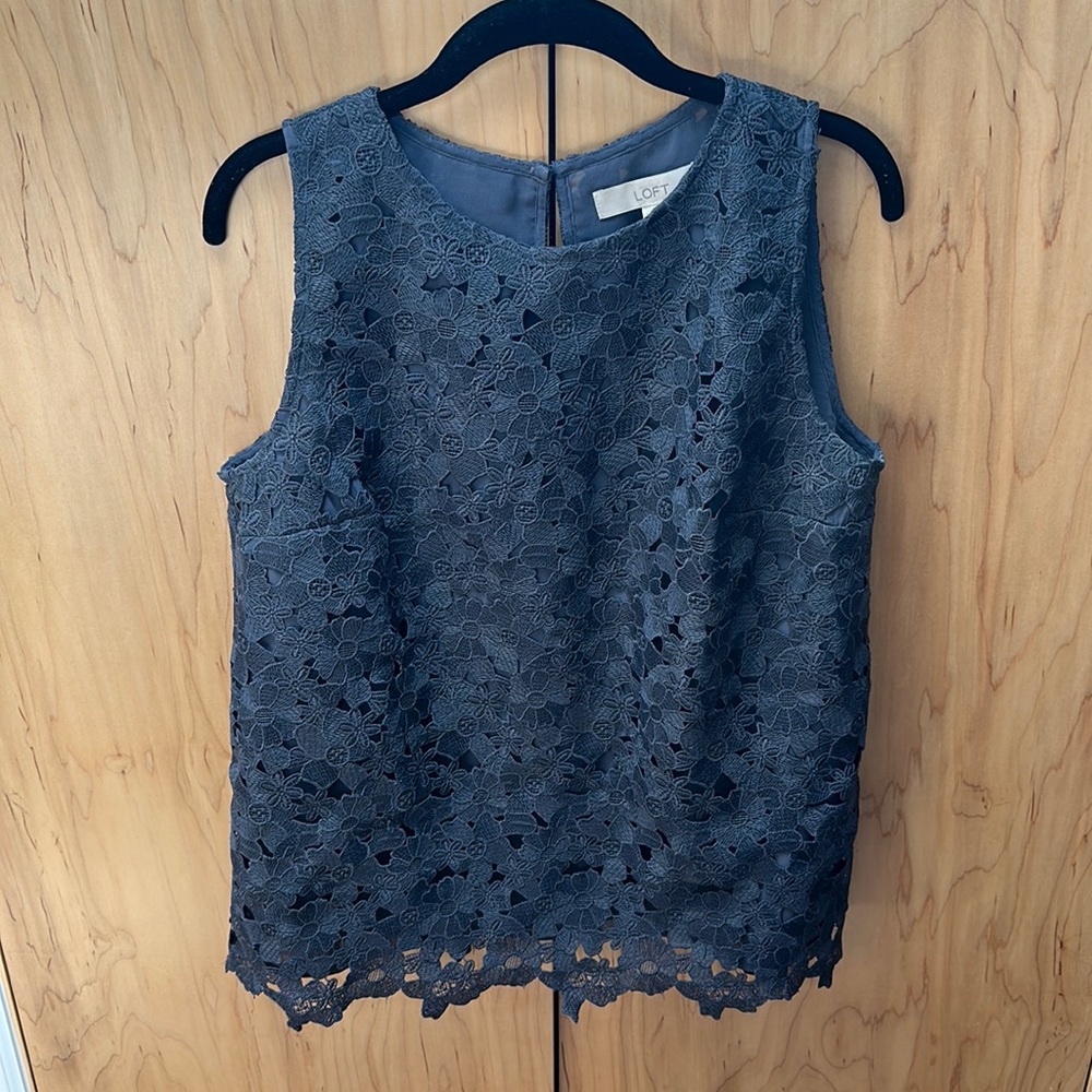LOFT Gray Lace Sleeveless Top